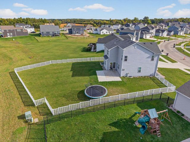 11520 W Meadowview DRIVE, Franklin, WI 53132