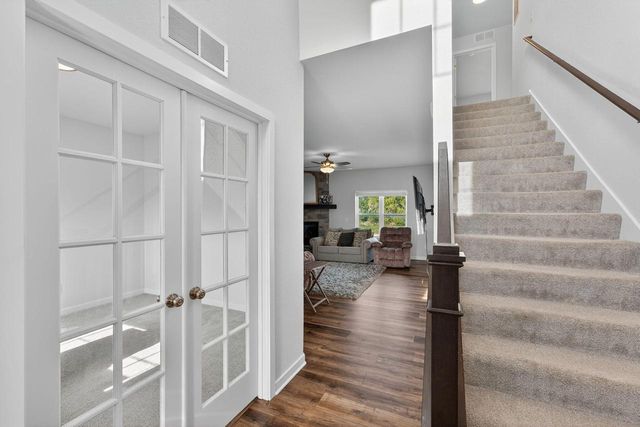 11520 W Meadowview DRIVE, Franklin, WI 53132