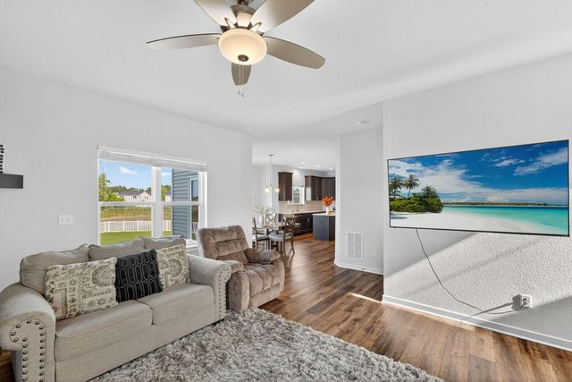 11520 W Meadowview DRIVE, Franklin, WI 53132