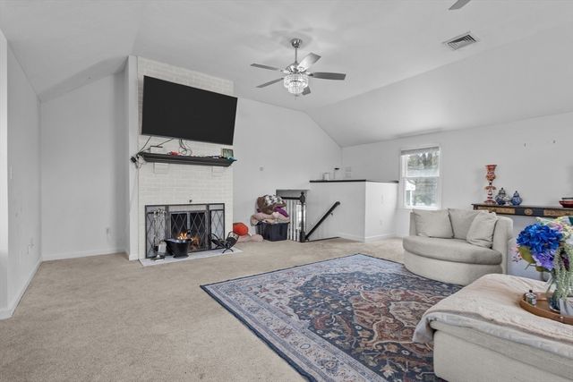 3 Taylor Rd, Bellingham, MA 02019