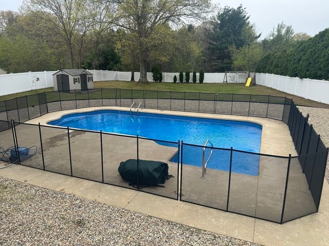 3 Taylor Rd, Bellingham, MA 02019