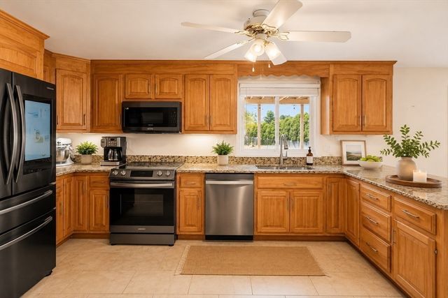 3 Taylor Rd, Bellingham, MA 02019