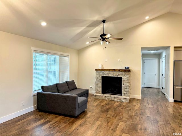 1106 FALCON Court, Carterville, IL 62918