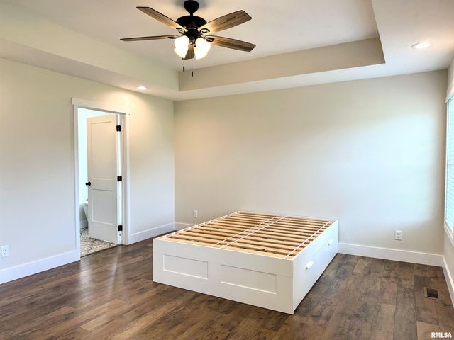 1106 FALCON Court, Carterville, IL 62918