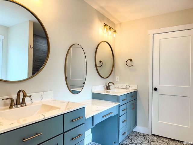 1106 FALCON Court, Carterville, IL 62918