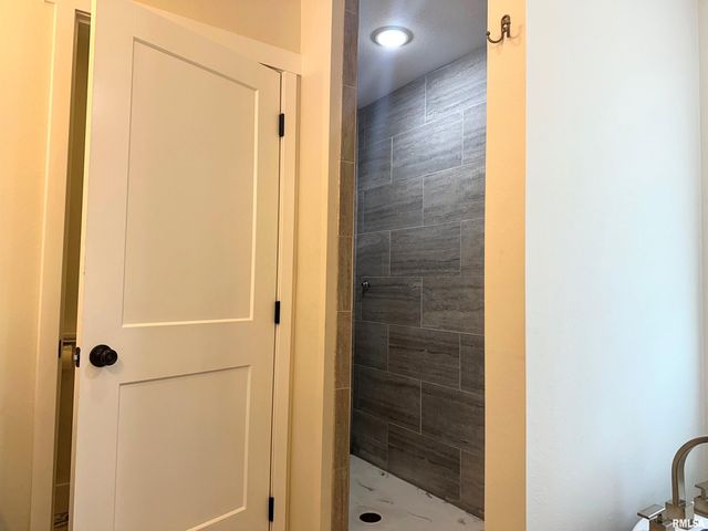 1106 FALCON Court, Carterville, IL 62918