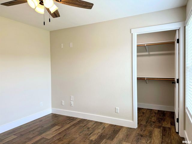 1106 FALCON Court, Carterville, IL 62918