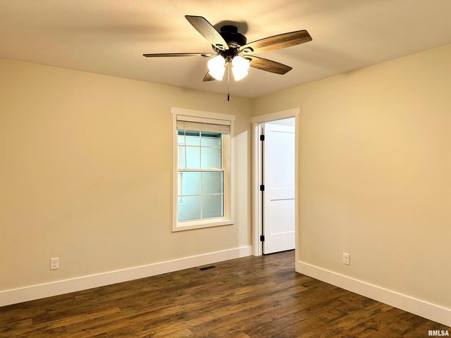 1106 FALCON Court, Carterville, IL 62918