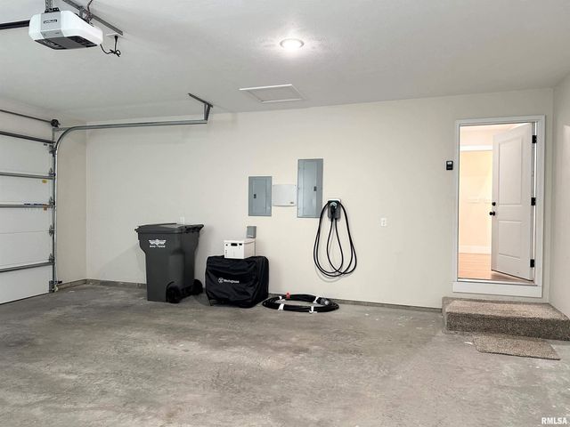 1106 FALCON Court, Carterville, IL 62918