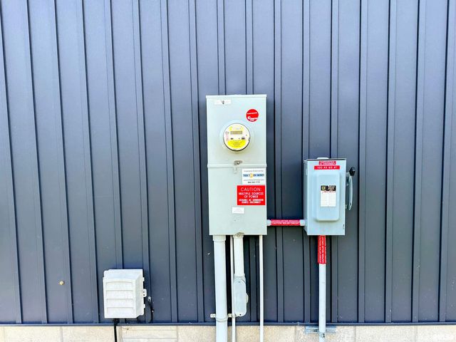 1106 FALCON Court, Carterville, IL 62918