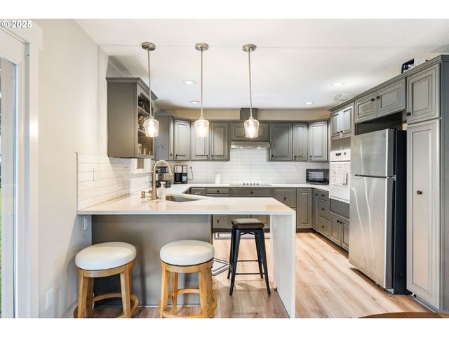 32681 Nw PEACEFUL Ln, North Plains, OR 97133