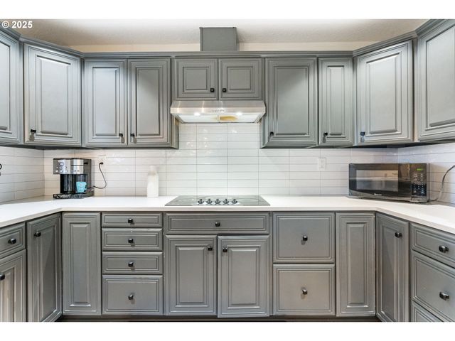 32681 Nw PEACEFUL Ln, North Plains, OR 97133