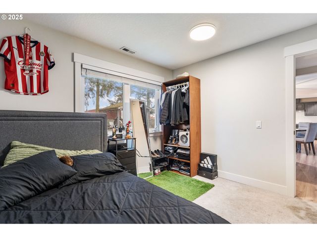 32681 Nw PEACEFUL Ln, North Plains, OR 97133