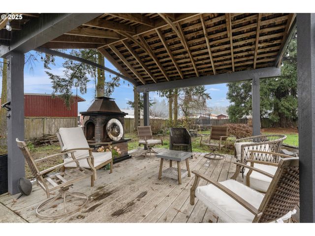 32681 Nw PEACEFUL Ln, North Plains, OR 97133