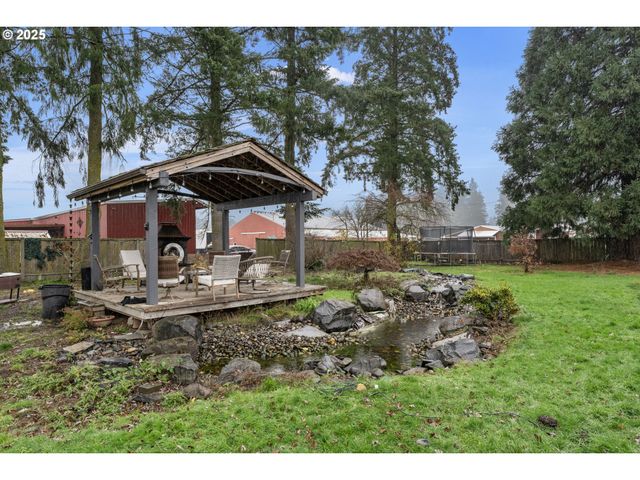 32681 Nw PEACEFUL Ln, North Plains, OR 97133