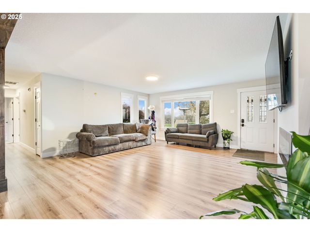 32681 Nw PEACEFUL Ln, North Plains, OR 97133