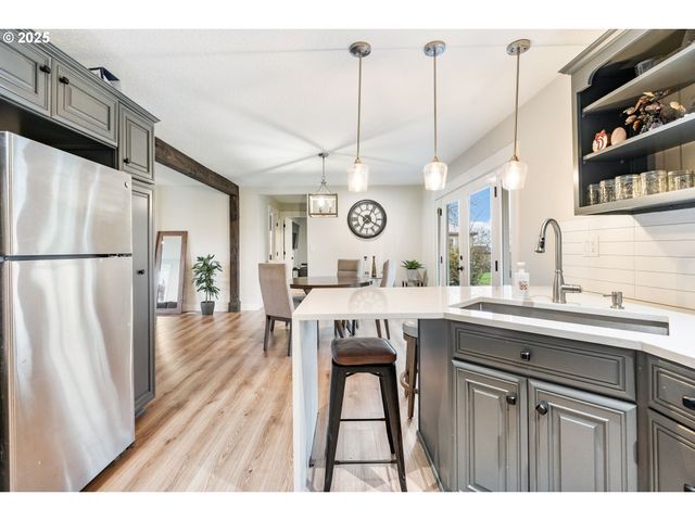 32681 Nw PEACEFUL Ln, North Plains, OR 97133