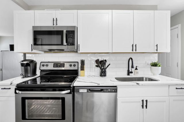 3237 E 12th Avenue, Columbus, OH 43219