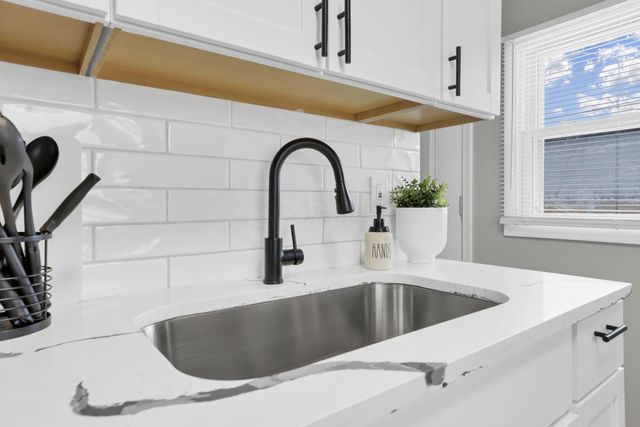 3237 E 12th Avenue, Columbus, OH 43219