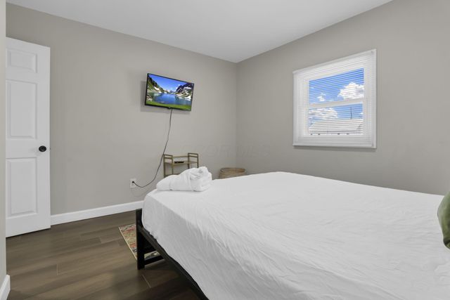 3237 E 12th Avenue, Columbus, OH 43219