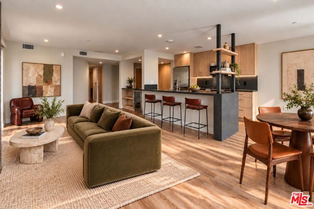 10951 National Boulevard 201, Los Angeles, CA 90064