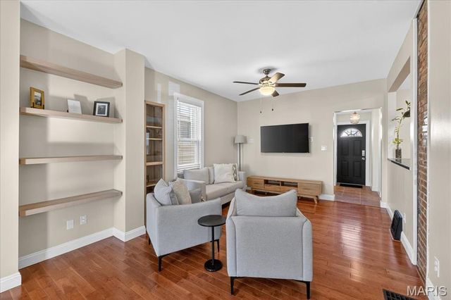 4949 Blow Street, St Louis, MO 63109