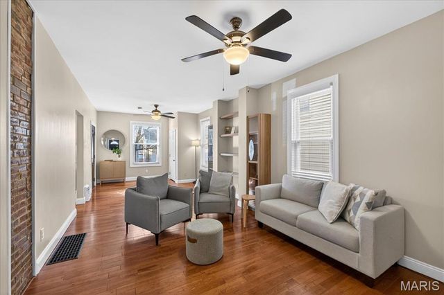 4949 Blow Street, St Louis, MO 63109