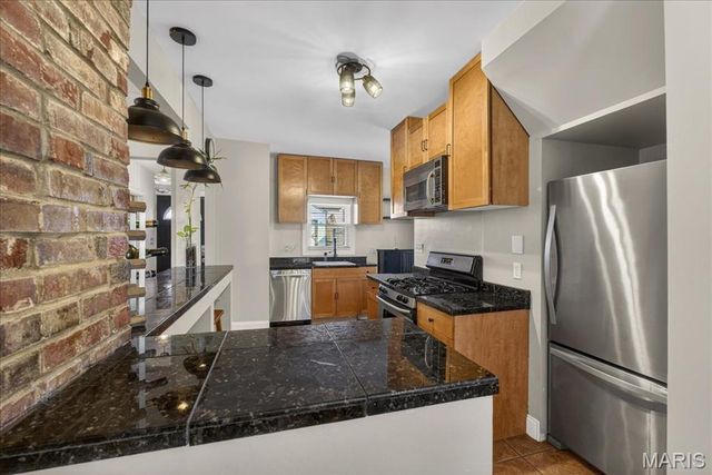 4949 Blow Street, St Louis, MO 63109