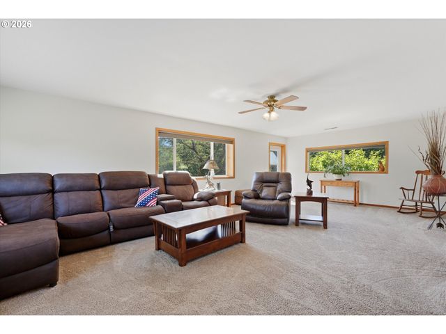 34430 Se COUPLAND Rd, Estacada, OR 97023