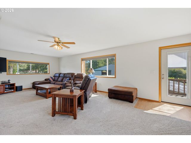 34430 Se COUPLAND Rd, Estacada, OR 97023