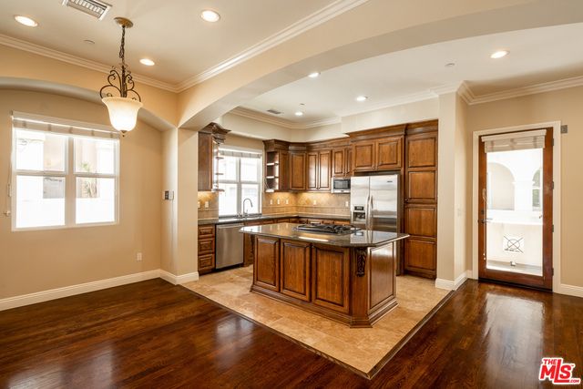 3838 TILDEN Avenue, Culver City, CA 90232