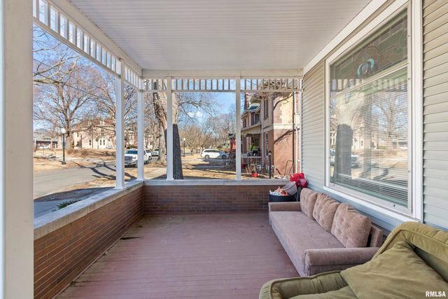 528 W HIGH Street, Peoria, IL 61602