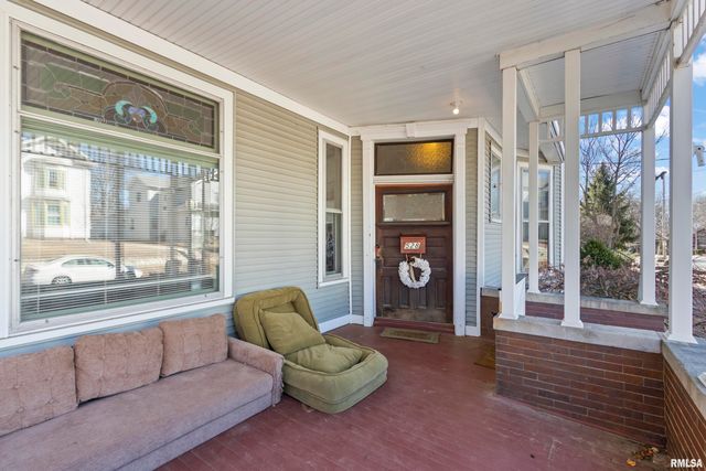 528 W HIGH Street, Peoria, IL 61602