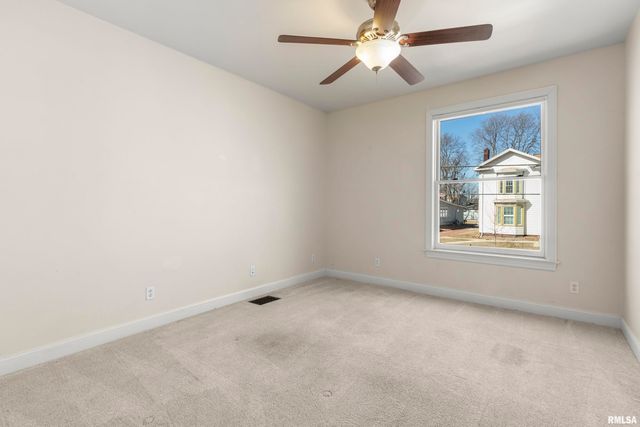 528 W HIGH Street, Peoria, IL 61602