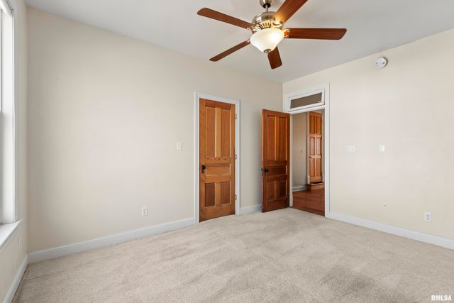 528 W HIGH Street, Peoria, IL 61602