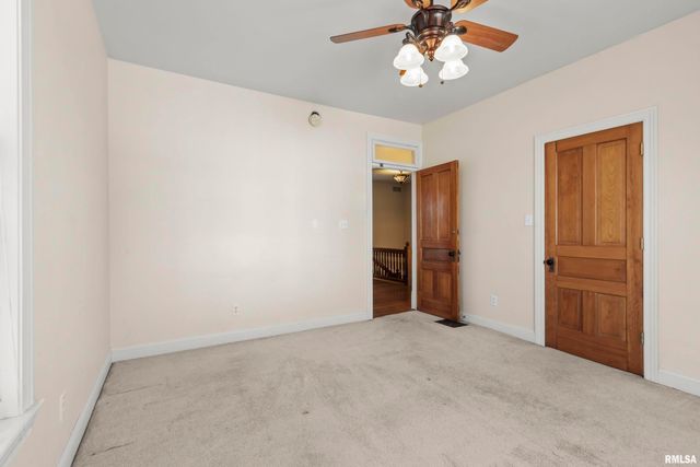 528 W HIGH Street, Peoria, IL 61602