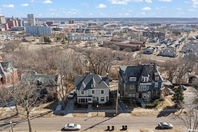 528 W HIGH Street, Peoria, IL 61602