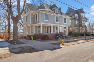 528 W HIGH Street, Peoria, IL 61602