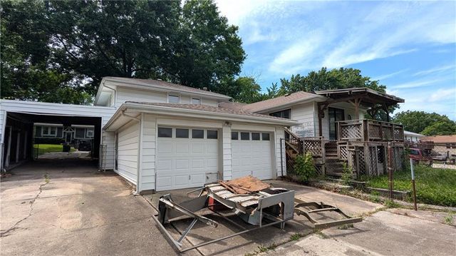 1209 SW Madison Street, Lee's Summit, MO 64081