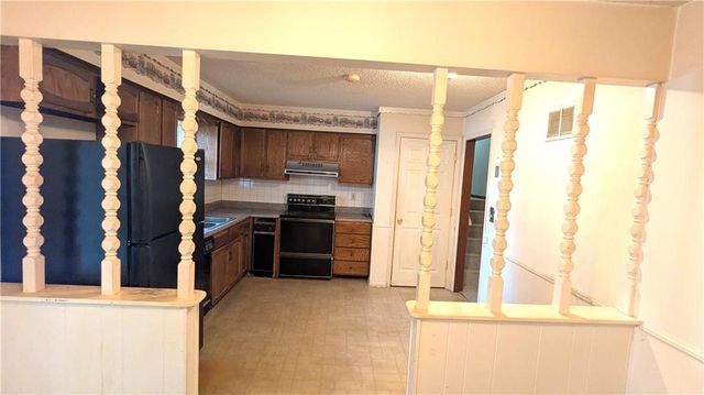 1209 SW Madison Street, Lee's Summit, MO 64081