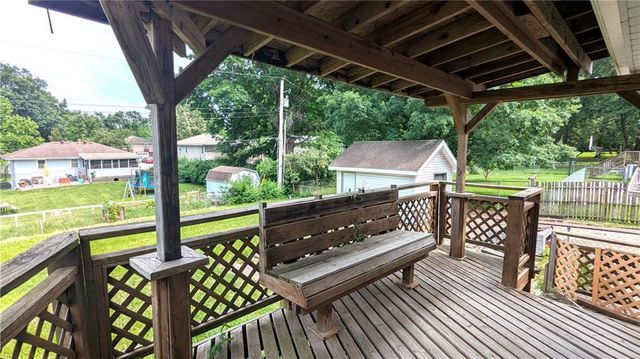 1209 SW Madison Street, Lee's Summit, MO 64081