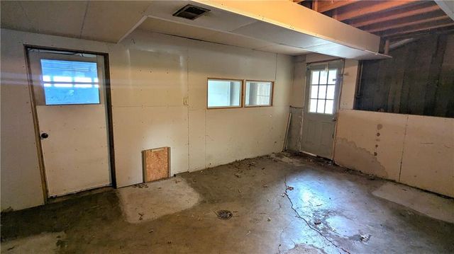 1209 SW Madison Street, Lee's Summit, MO 64081