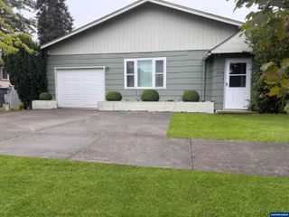 720 W Rose St, Lebanon, OR 97355