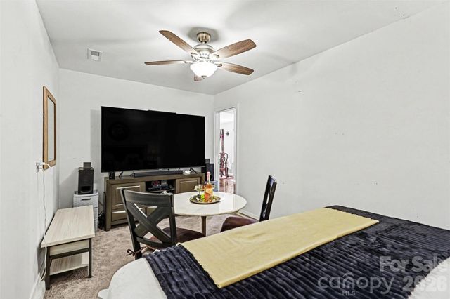 306 Cayman Way, Charlotte, NC 28217