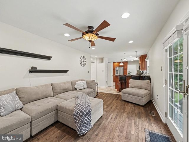 16101 INDUS DR, Woodbridge, VA 22191