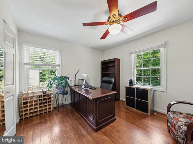 16101 INDUS DR, Woodbridge, VA 22191