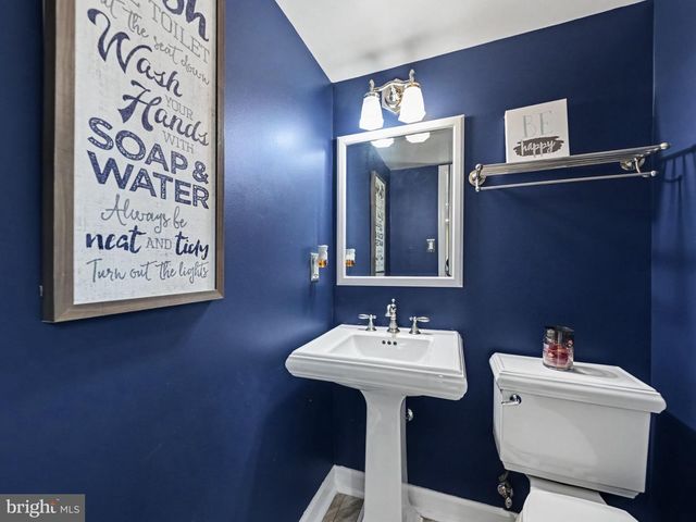 16101 INDUS DR, Woodbridge, VA 22191