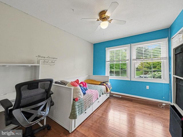 16101 INDUS DR, Woodbridge, VA 22191