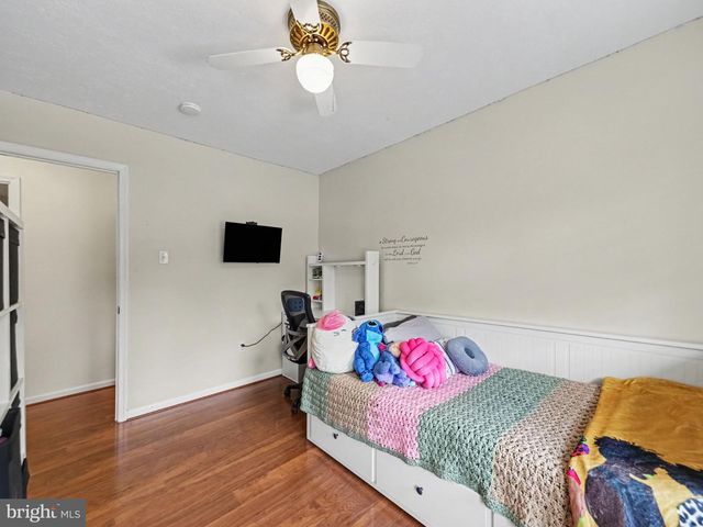16101 INDUS DR, Woodbridge, VA 22191