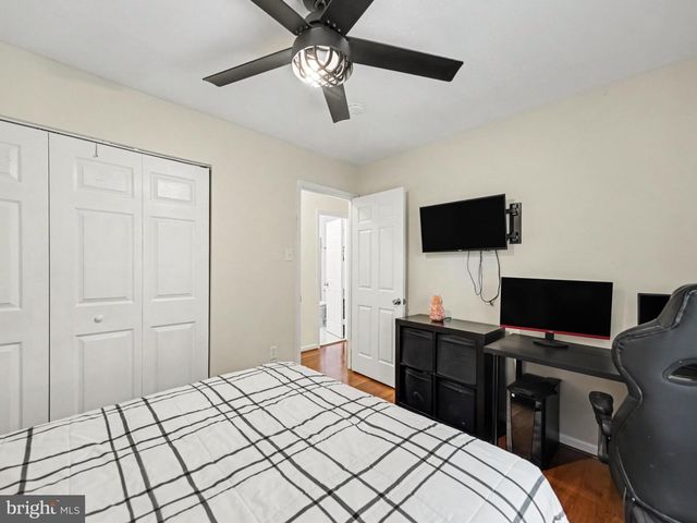 16101 INDUS DR, Woodbridge, VA 22191